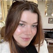 Doy clases de refuerzo escolar, en inglés, catalán y castellano y filosofía, todo hasta 2 de bachillerato